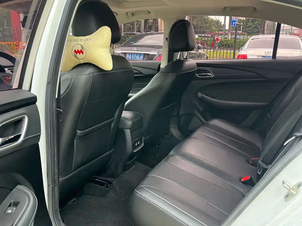 Roewe i5 2020 1.5L AT 4G Flagship