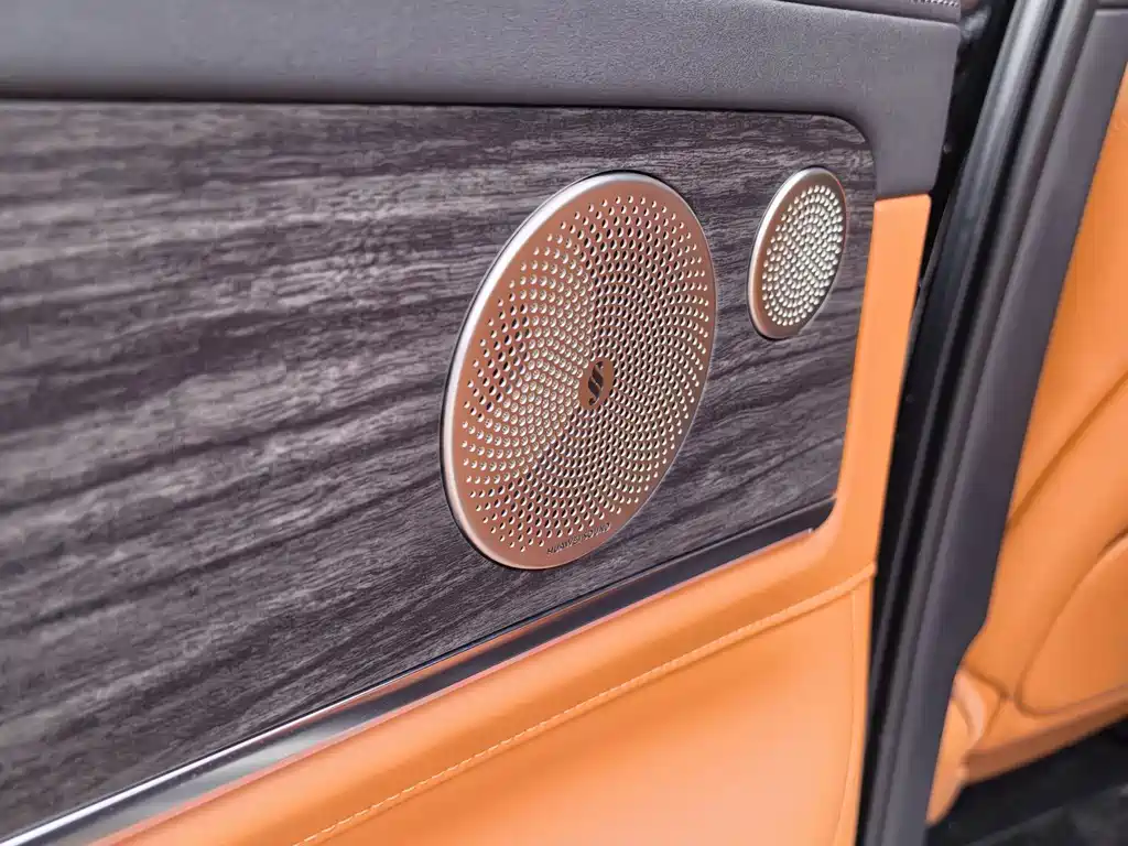 AITO ASK THE WORLD M9