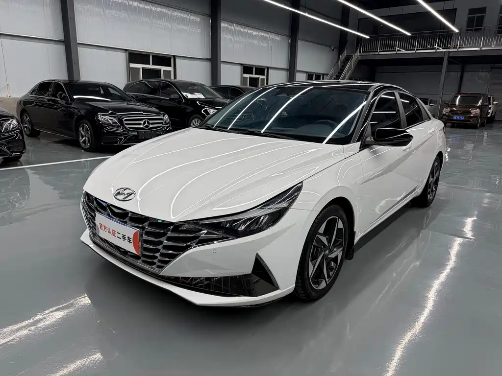 Hyundai Elantra 2023