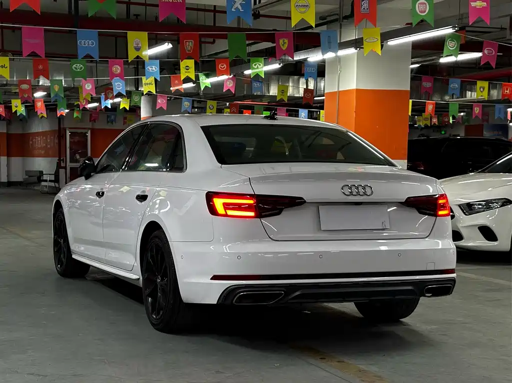 Audi A4L 2019 40 TFSI Fashion VI
