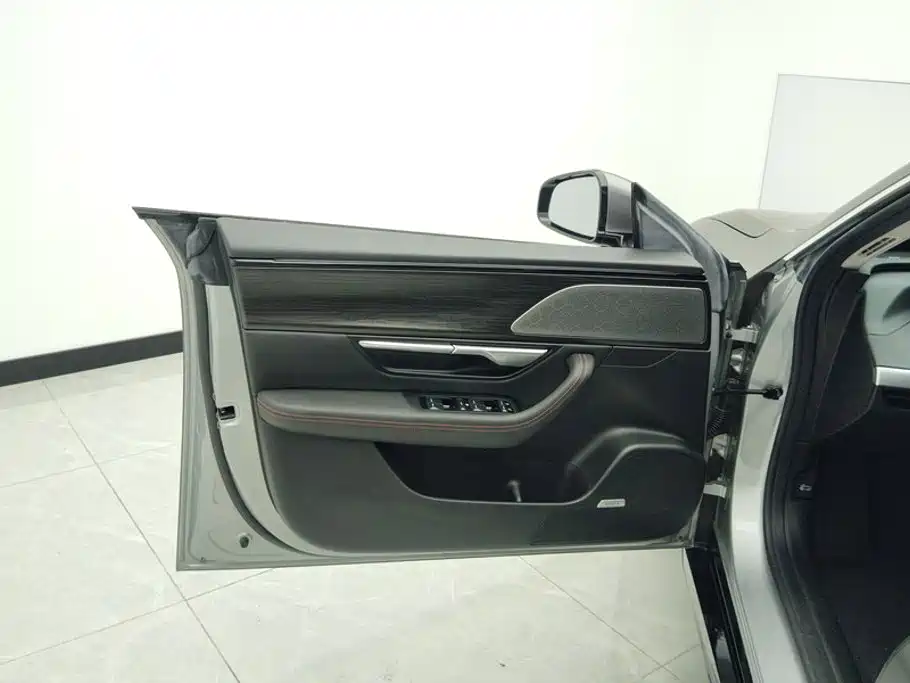 XPeng P7 — миниатюра 7