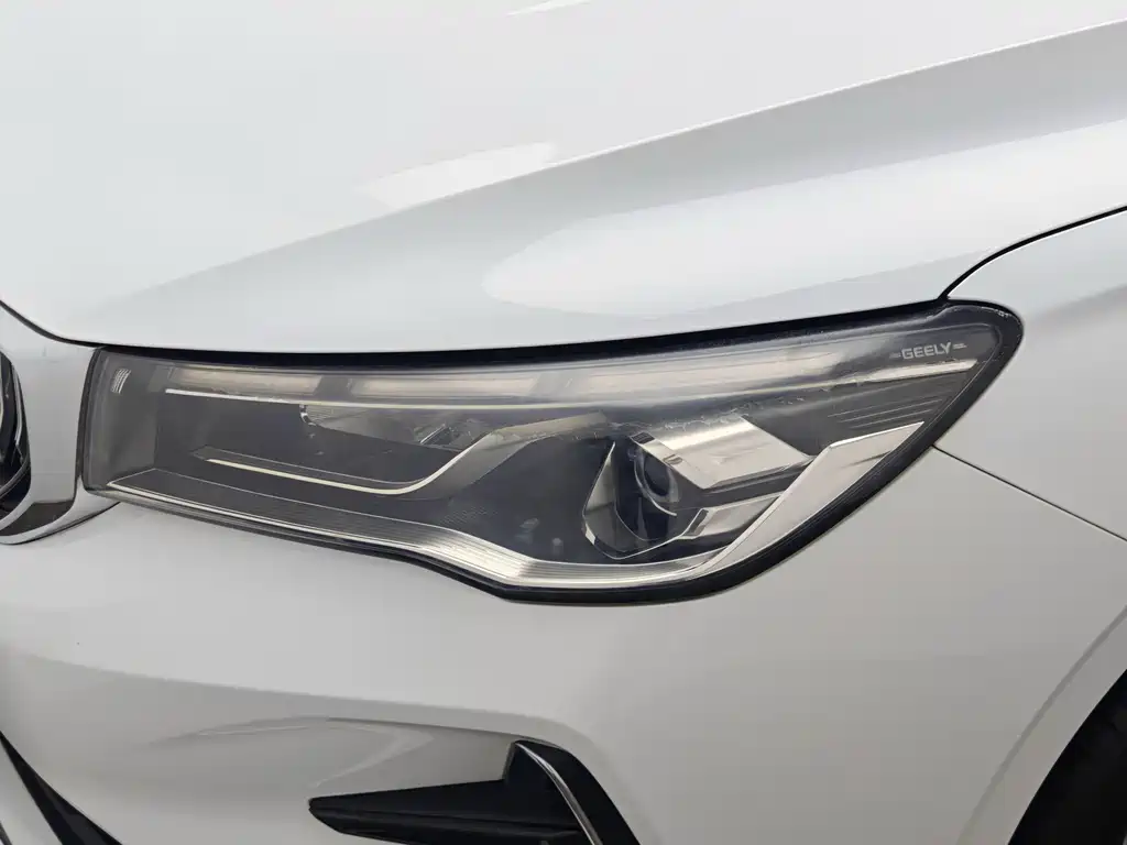 Geely Emgrand — миниатюра 8