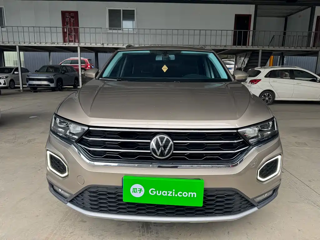 Volkswagen T-Roc — миниатюра 2