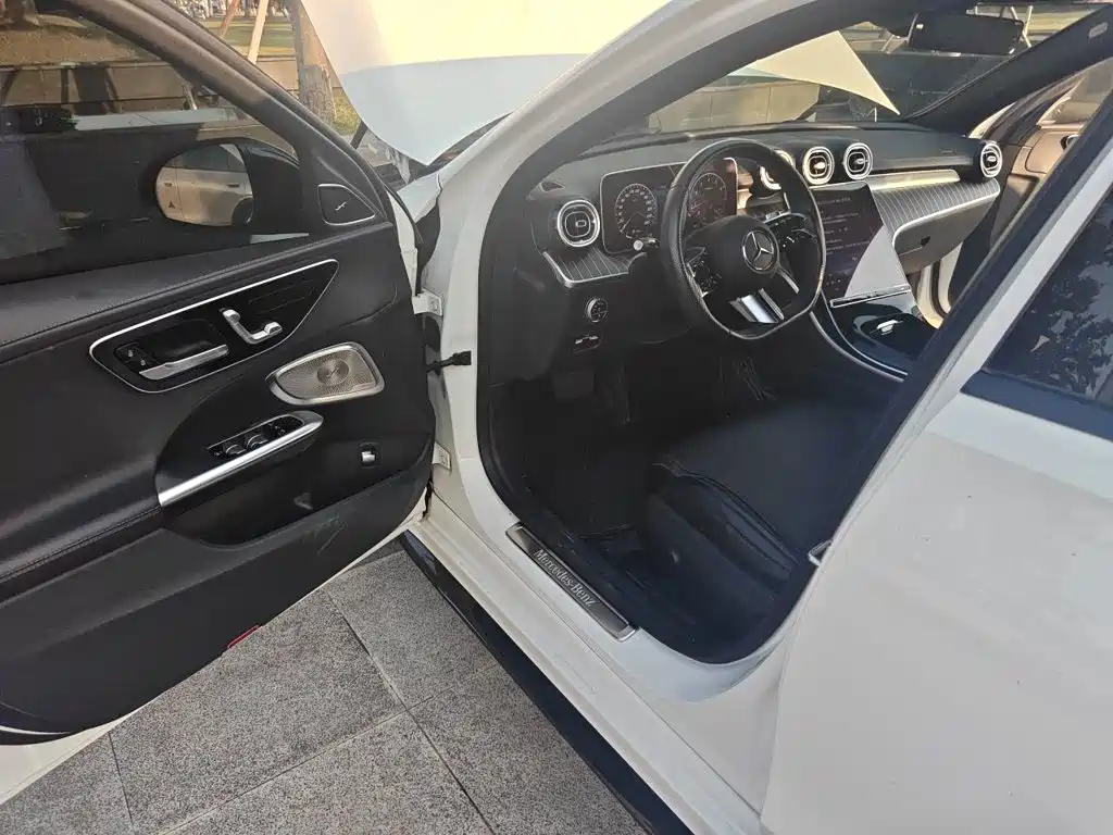 Mercedes-Benz C-Class — миниатюра 14