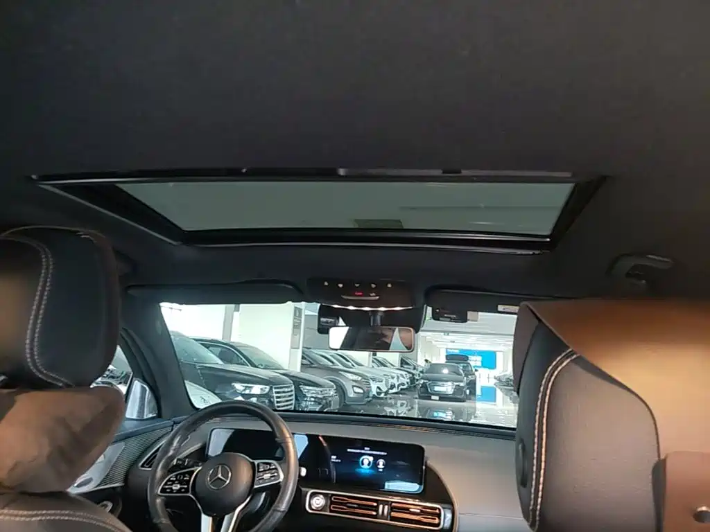 Mercedes-Benz EQC — миниатюра 18
