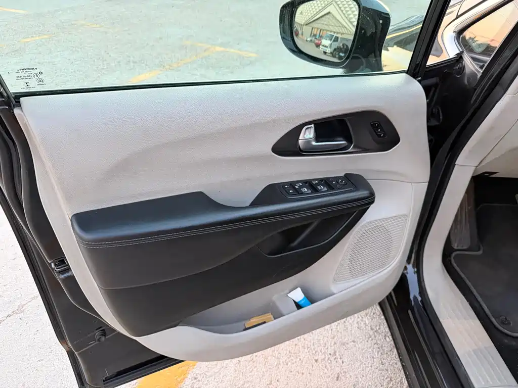 Chrysler Grand Voyager 2017 3.6L Premium