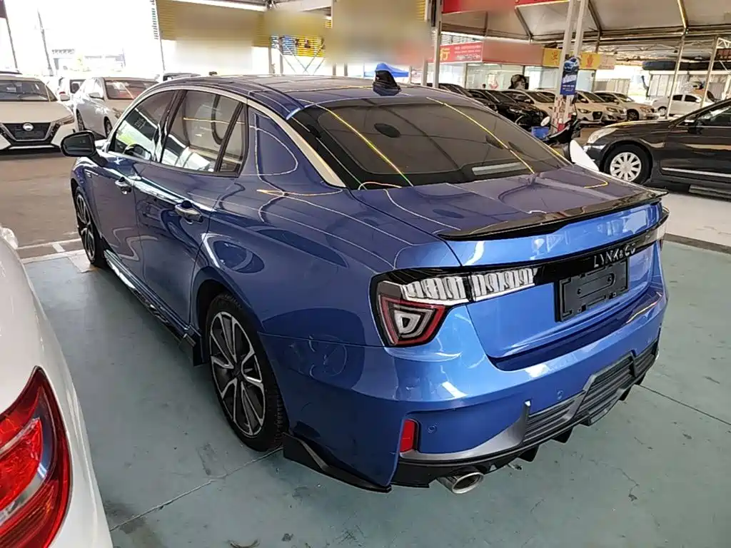 Lynk & Co 03 — миниатюра 5
