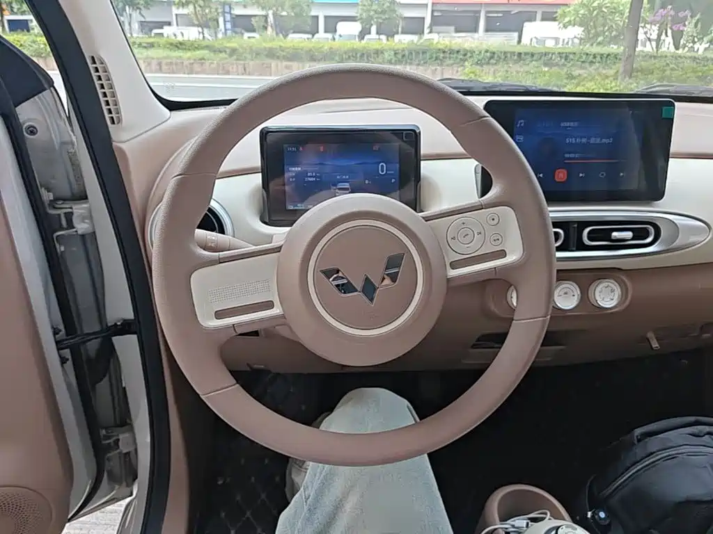 Wuling MINIEV — миниатюра 11
