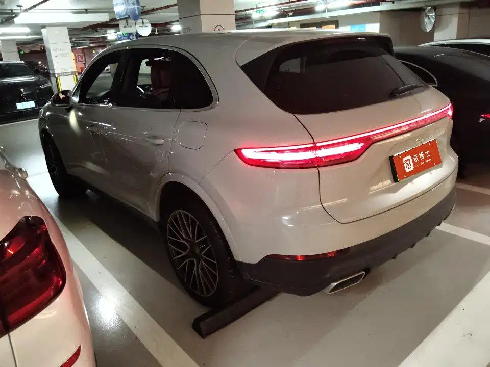 Porsche Cayenne Hybrid — миниатюра 6