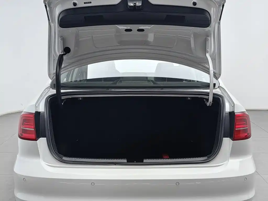 Volkswagen Sagitar — миниатюра 16