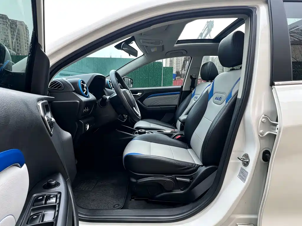 Soueast DX3 EV — миниатюра 8