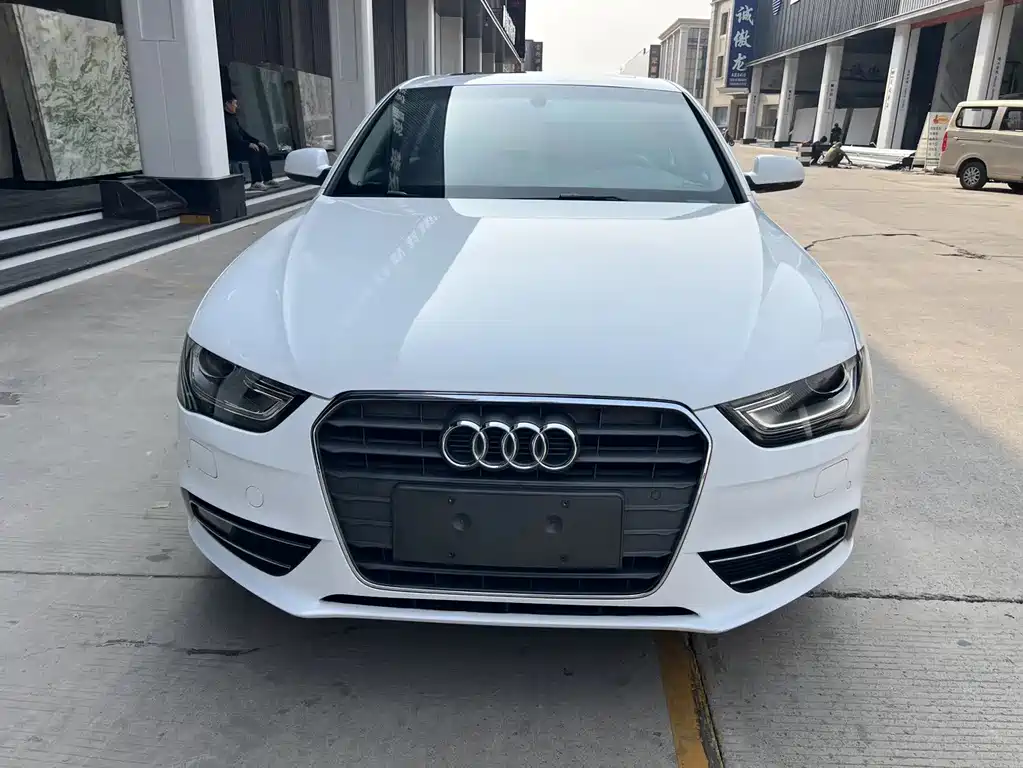 Audi A4L 2012