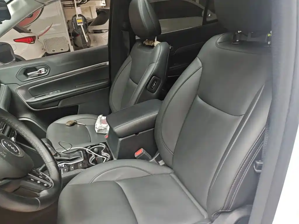 Jeep Grand Commander — миниатюра 8