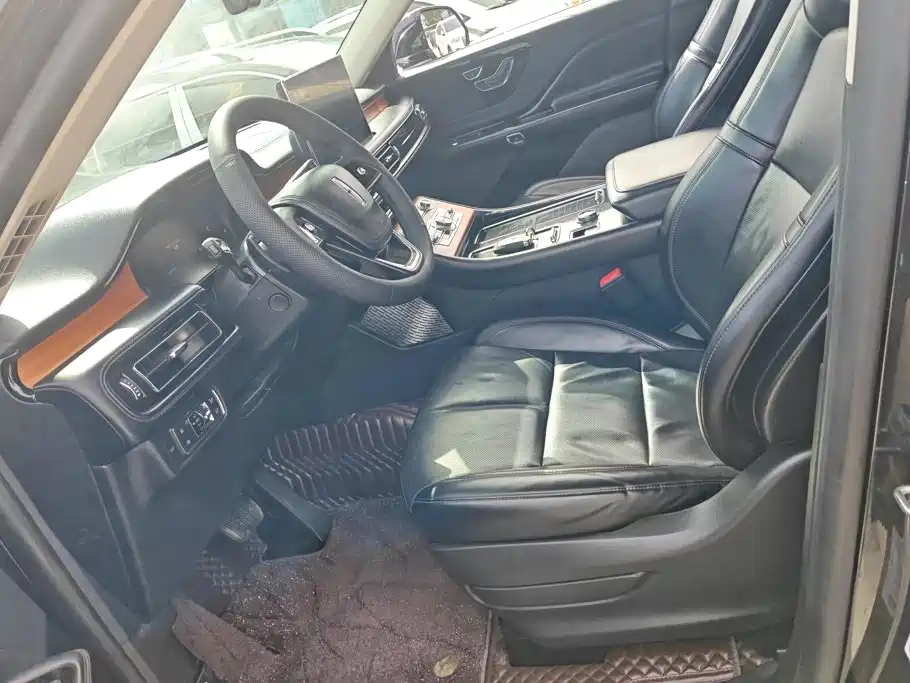 Lincoln Aviator — миниатюра 9