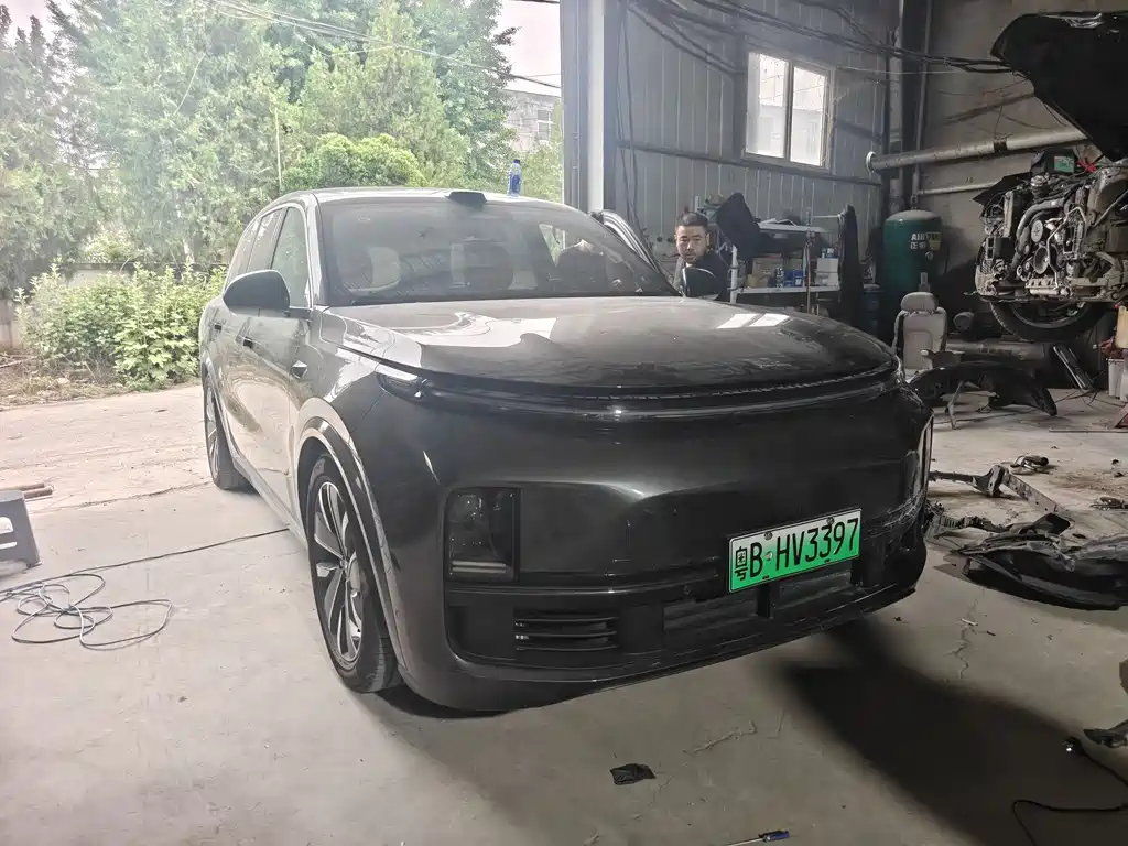 Li Auto Li L8 2025