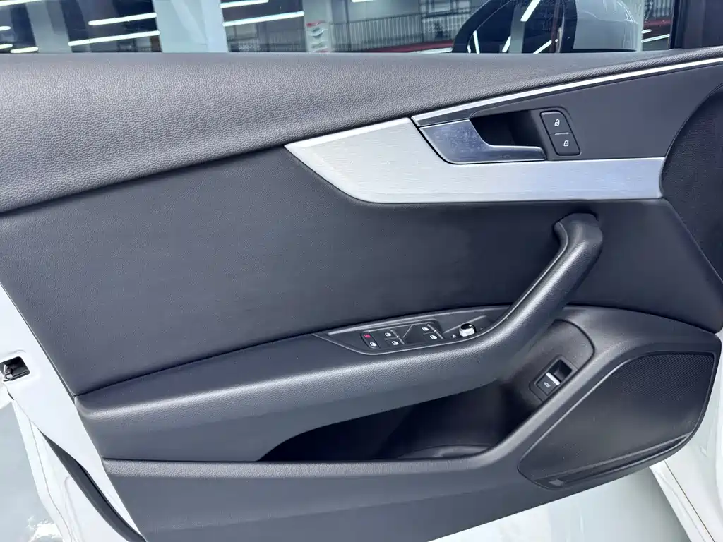 Audi A4L — миниатюра 4