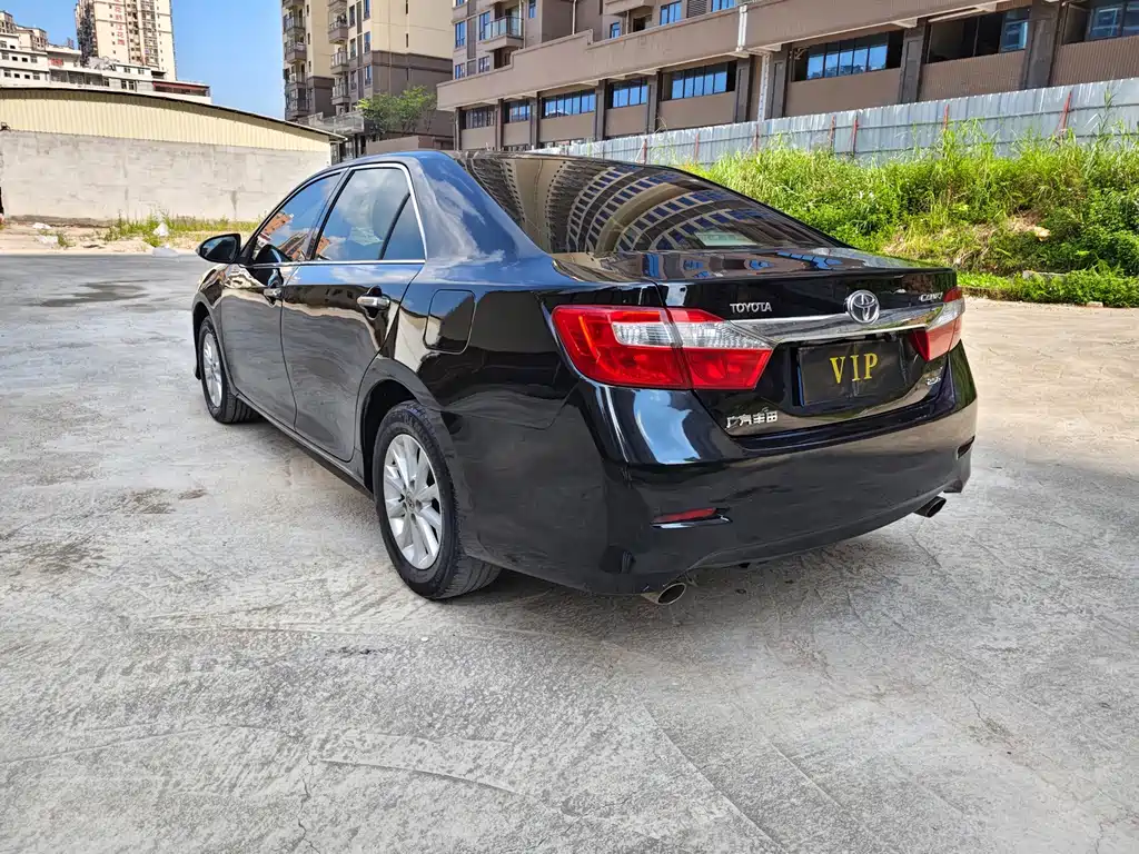 Toyota Camry — миниатюра 6