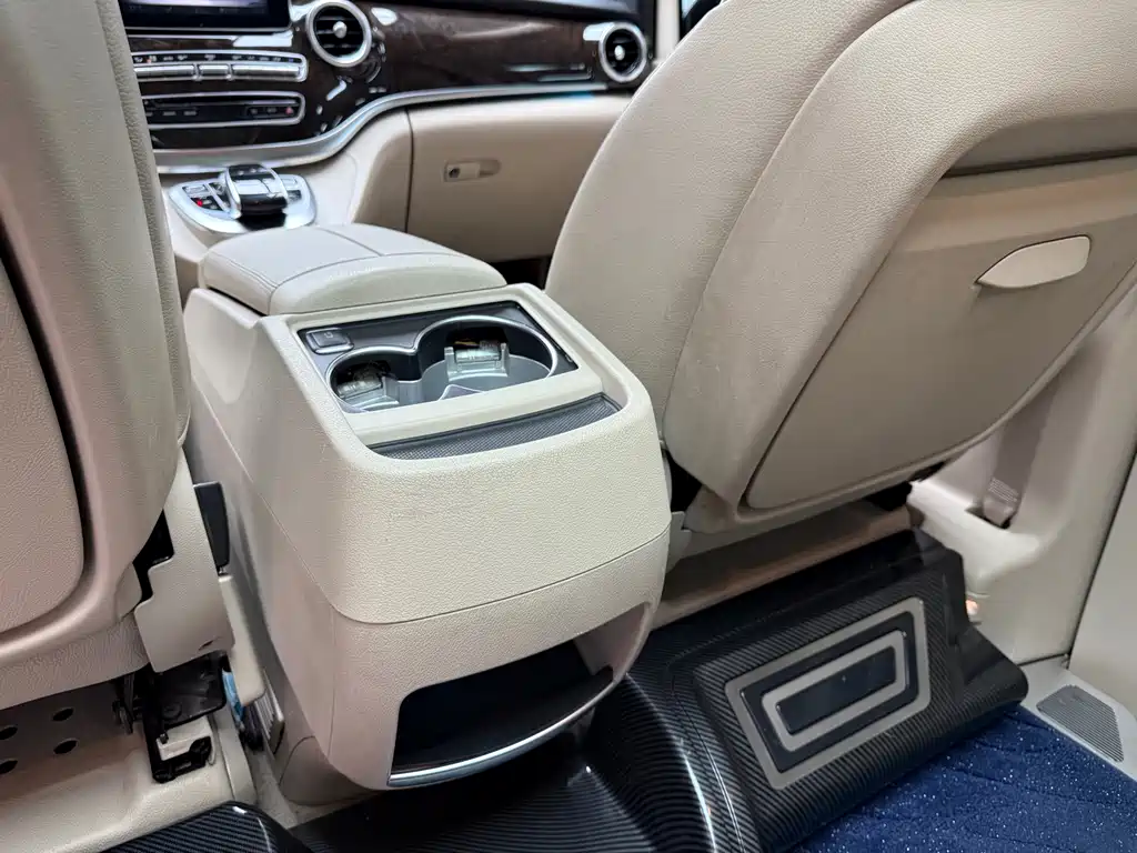 MERCEDES-BENZ V CLASS