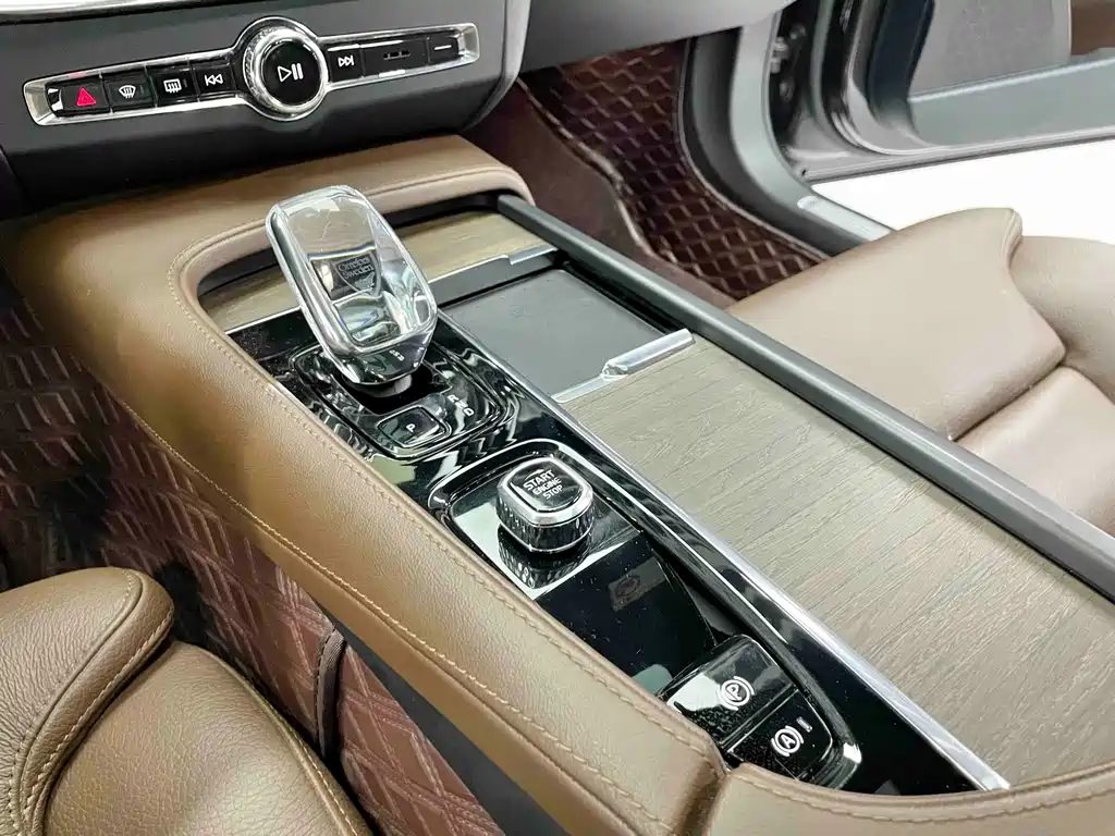 Volvo S90 2023 B5 Luxury