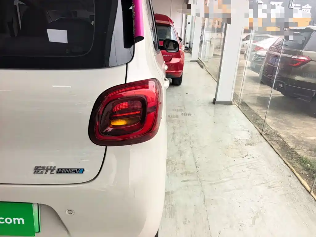 Wuling MINIEV — миниатюра 8