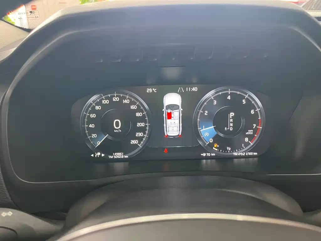 Volvo XC90 — миниатюра 11