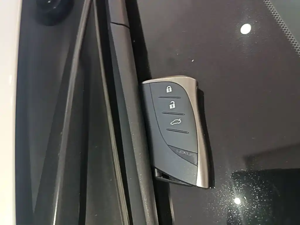 Lexus ES — миниатюра 9