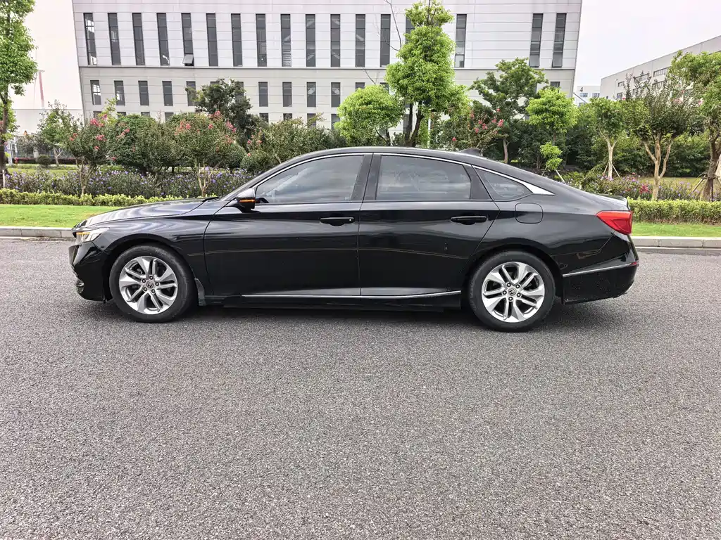Honda Accord — миниатюра 11