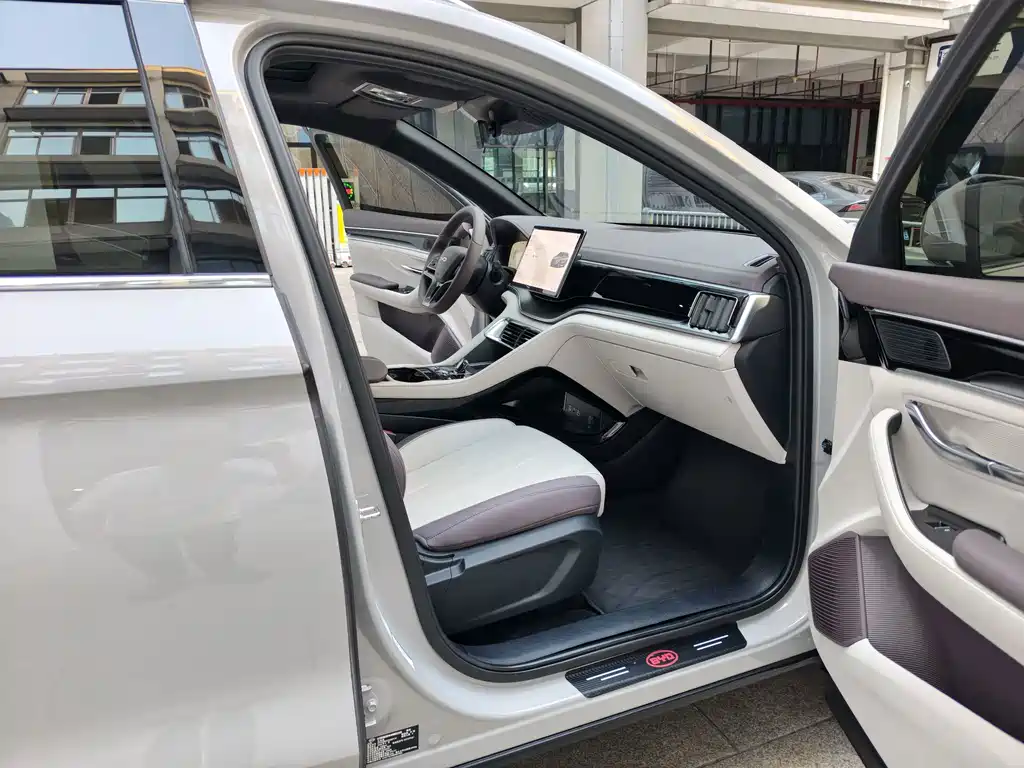 BYD PLUS New Energy — миниатюра 11