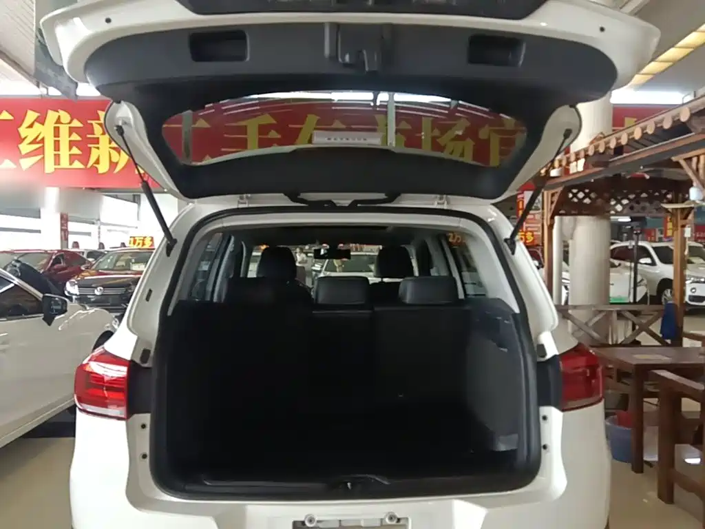 Volkswagen Tiguan — миниатюра 19