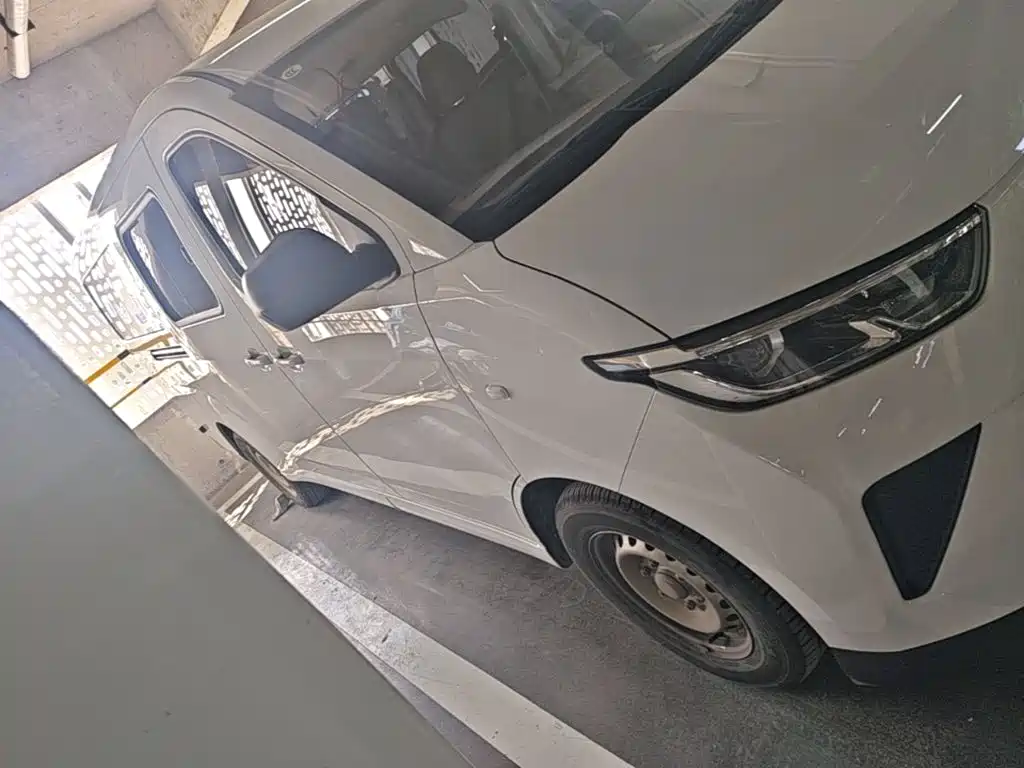 Wuling Yangguang — миниатюра 27