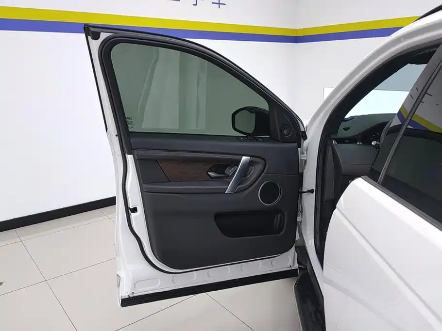 Land Rover Discovery Sport — миниатюра 7