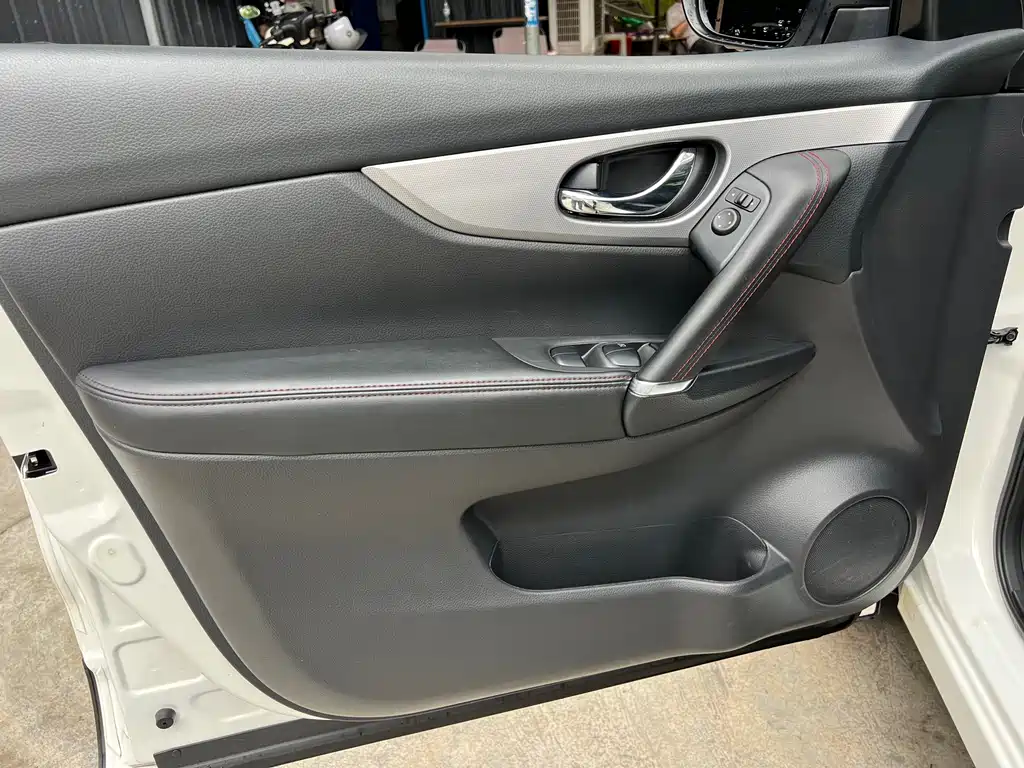 Nissan Qashqai — миниатюра 7