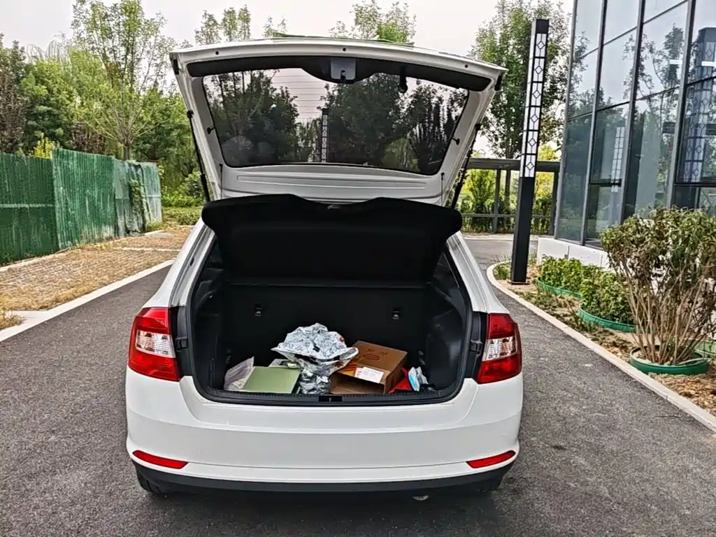 Skoda Rapid Spaceback — миниатюра 19