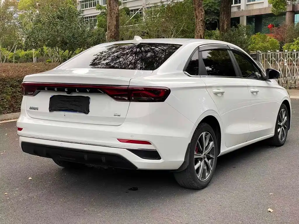 Geely Emgrand 2023 4 Champion 1.5L CVT Luxury