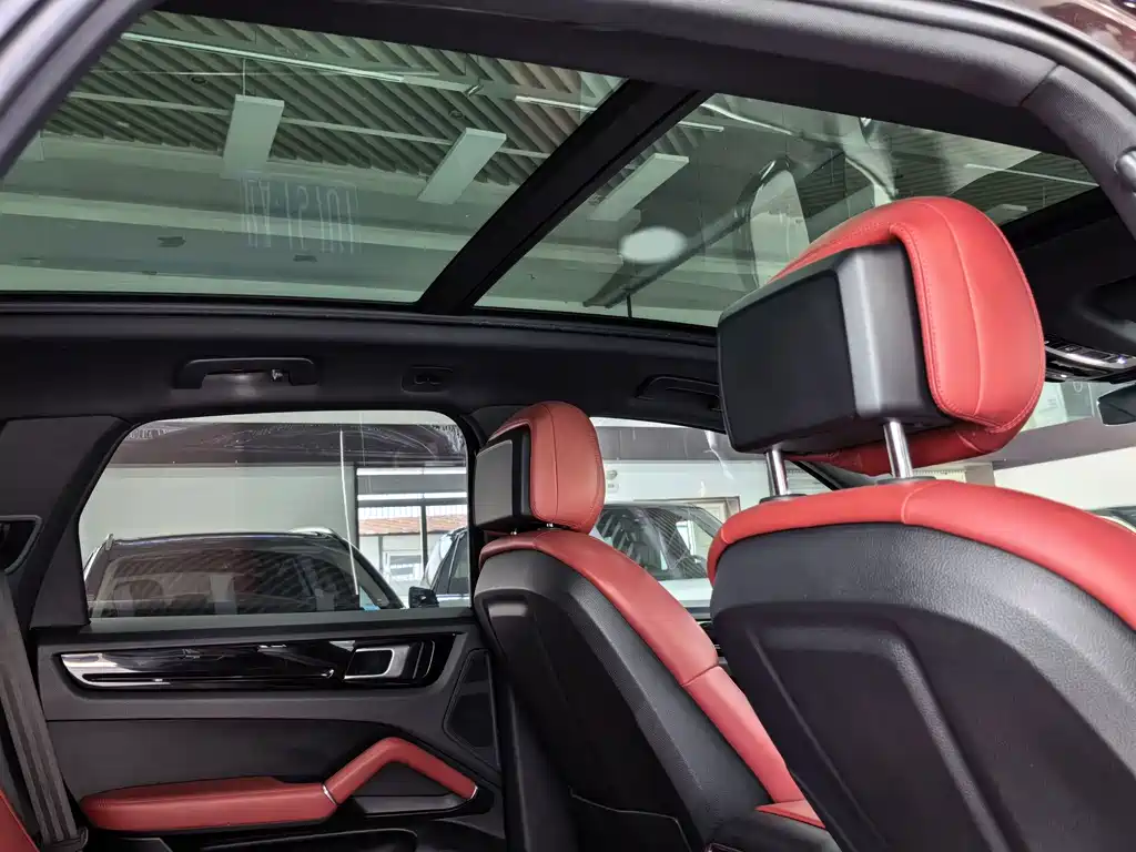 Porsche Cayenne — миниатюра 8