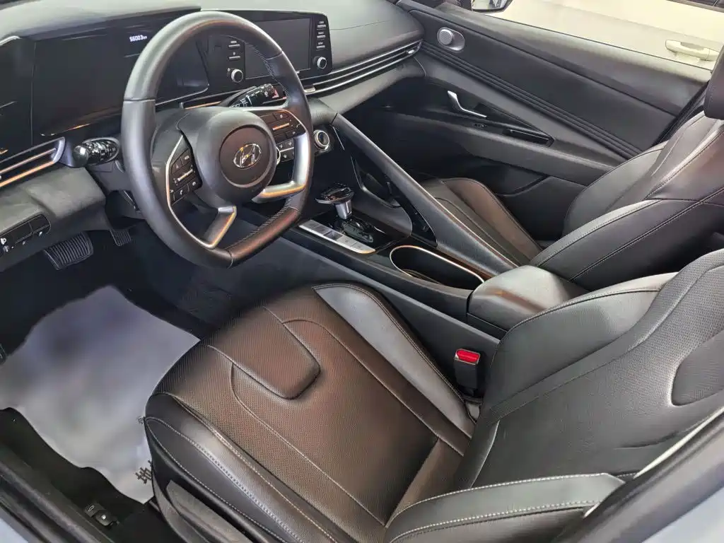 Hyundai Elantra — миниатюра 9