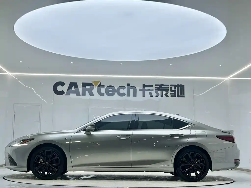 Lexus ES 2021 300h F SPORT