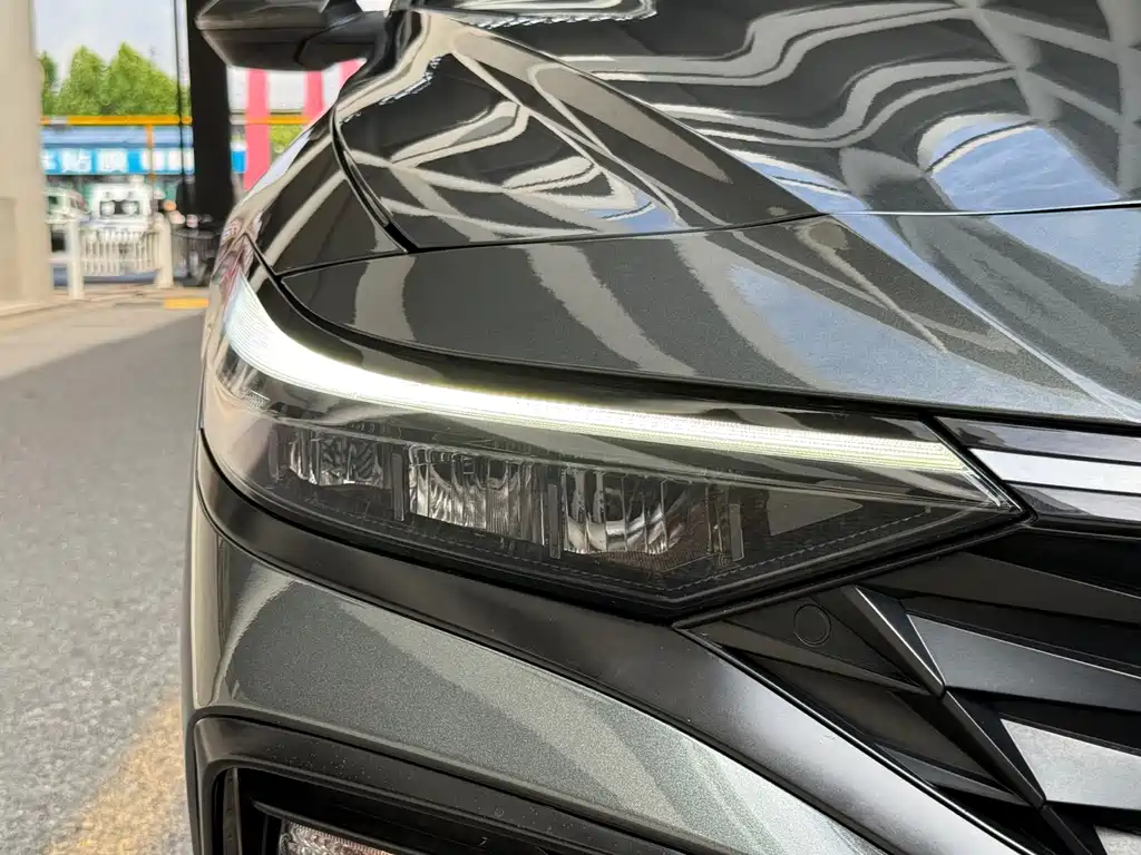 Hyundai Elantra — миниатюра 23