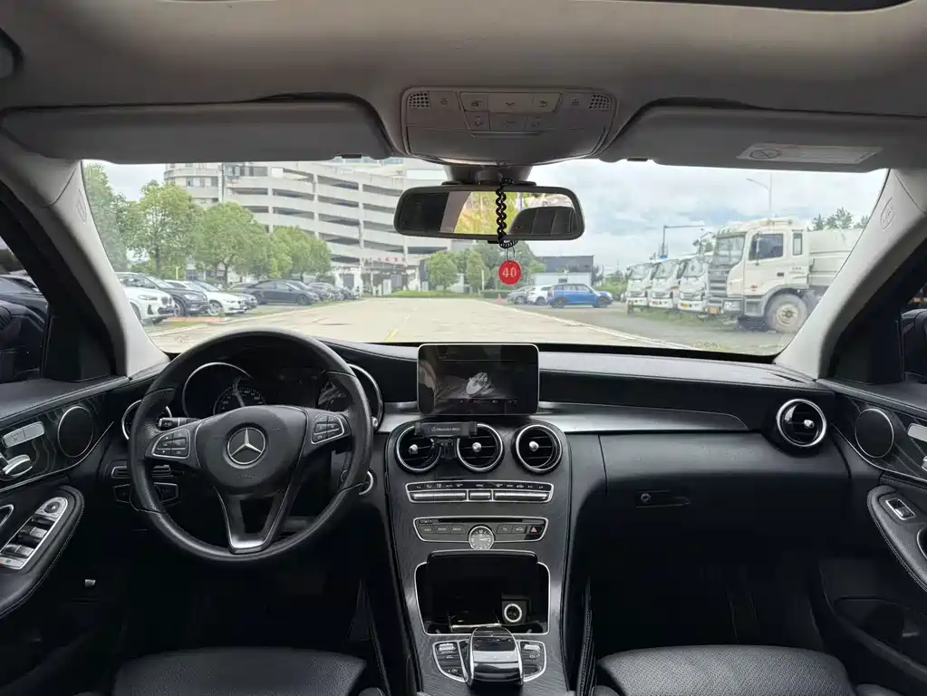 Mercedes-Benz C-Class — миниатюра 18