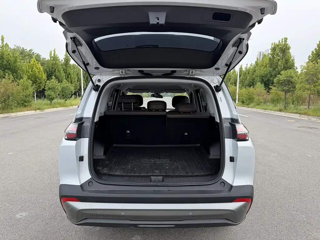 Wuling Xingguang 560 New Energy — миниатюра 14