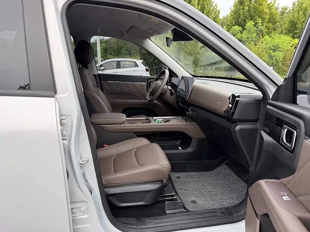 Wuling Xingguang 560 New Energy — миниатюра 11