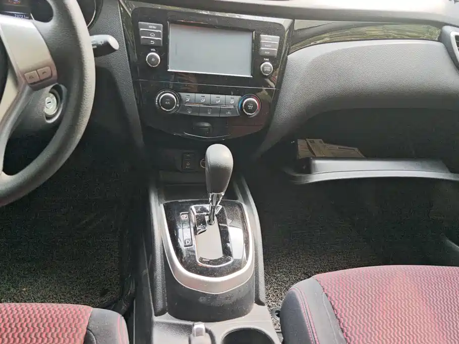 Nissan Qashqai — миниатюра 16