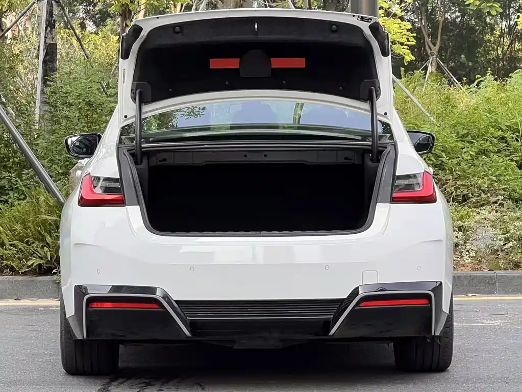 BMW i3 — миниатюра 6
