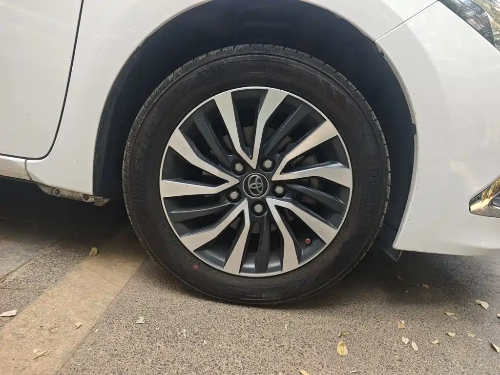 Toyota Corolla — миниатюра 8