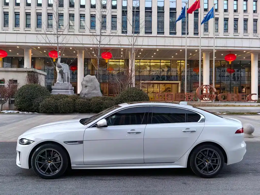 Jaguar XEL 2021 2.0T 250PS R-DYNAMIC SE Sport