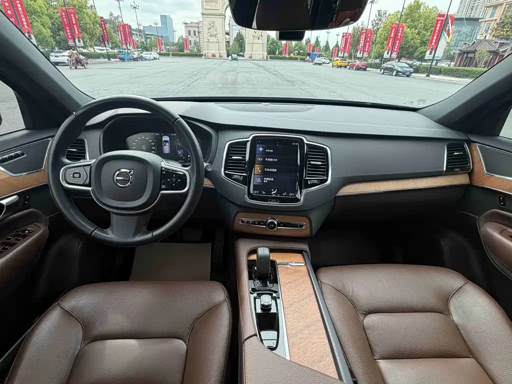 Volvo XC90 — миниатюра 11