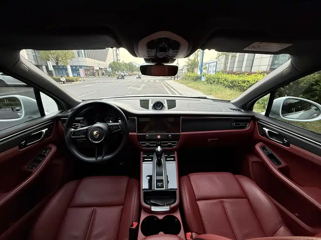 Porsche Macan — миниатюра 11