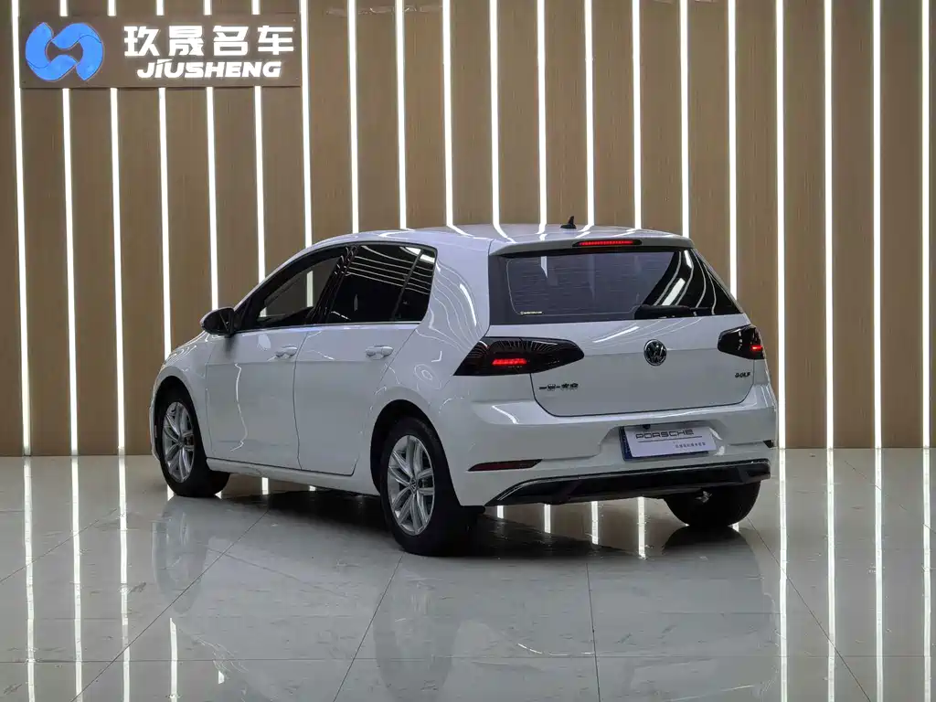 Volkswagen Golf — миниатюра 18