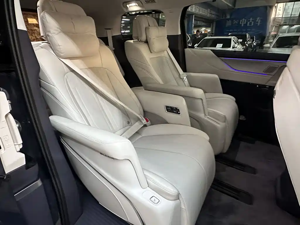 BUICK GL8 NEW ENERGY