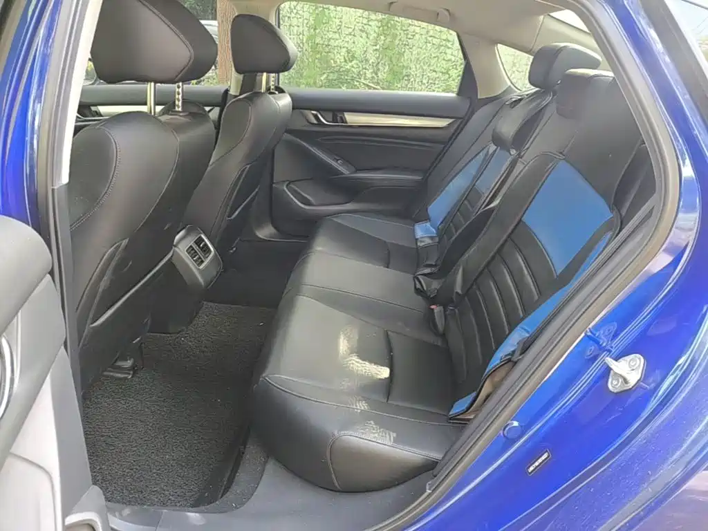 Honda Accord — миниатюра 17